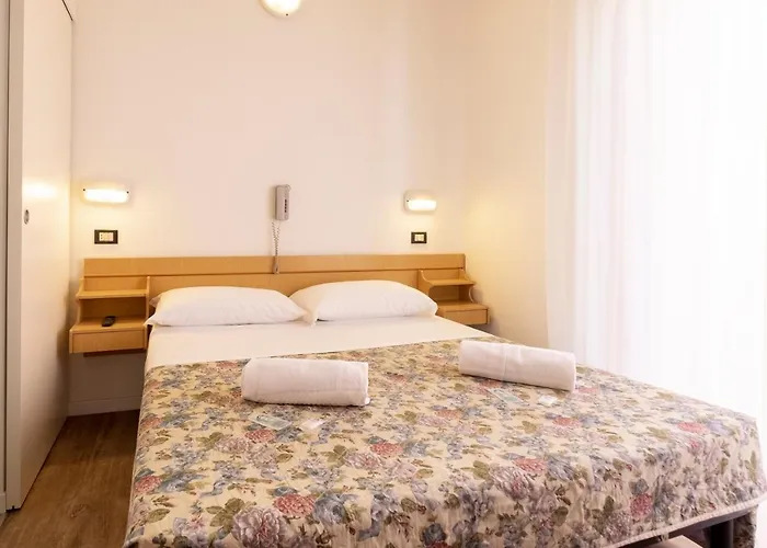 מלון Lexington 3*