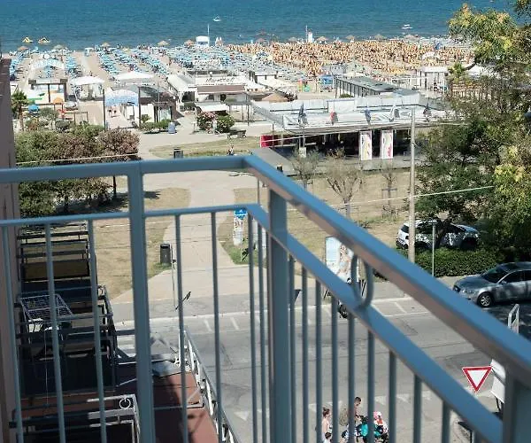 Lexington מלון 3*