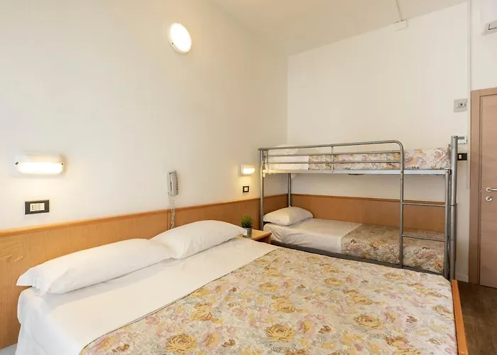 מלון Lexington 3*